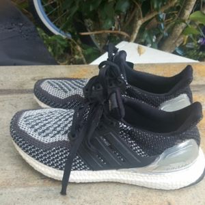 Women's Adidas Ultra boost running sneakers sz 7.5